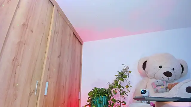 The queen of pleasure online show from 10.09.25