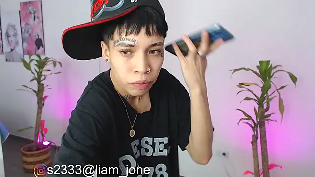 Jonesliam23 online show from 12.18.24