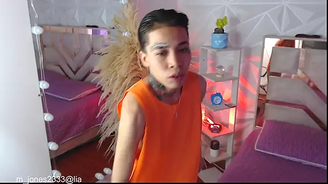 Jonesliam23 online show from 09.22.25