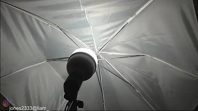 Jonesliam23 online show from 11.16.25