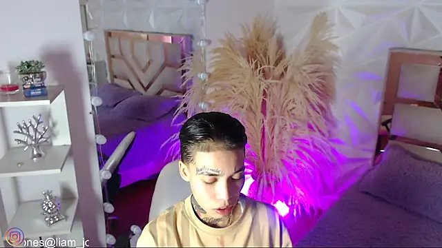 Jonesliam23 online show from 02.01.26