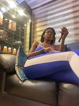 Snapshot of adaraSmiith chatting on 12.17.24 adaraSmiith online show from 12.17.24