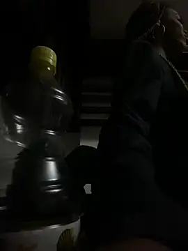 Snapshot of adaraSmiith chatting on 01.11.25 adaraSmiith online show from 01.11.25