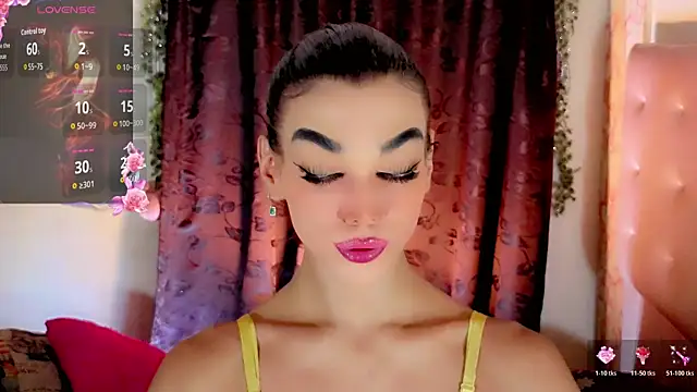 Snapshot of the-horus-girl chatting on 07.08.26 the-horus-girl online show from 07.08.26