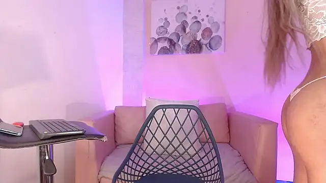 LittleButterfly19 online show from 01.18.25