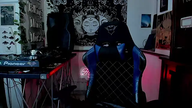 Snapshot of Demongirl6666 chatting on 01.11.25 Demongirl6666 online show from 01.11.25