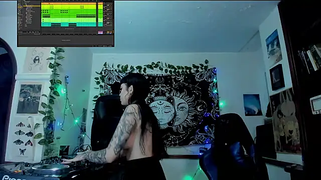 Snapshot of Demongirl6666 chatting on 03.22.25 Demongirl6666 online show from 03.22.25
