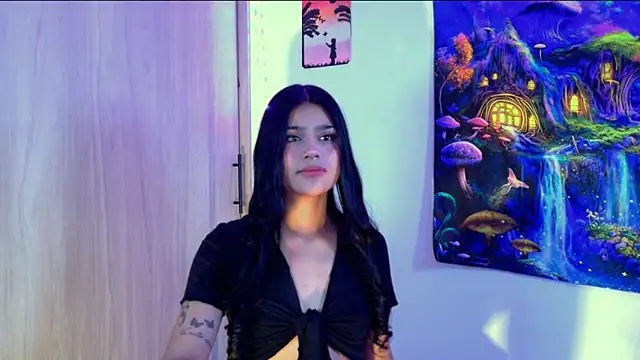 Snapshot of CatrinaRossi chatting on 11.05.25 CatrinaRossi online show from 11.05.25