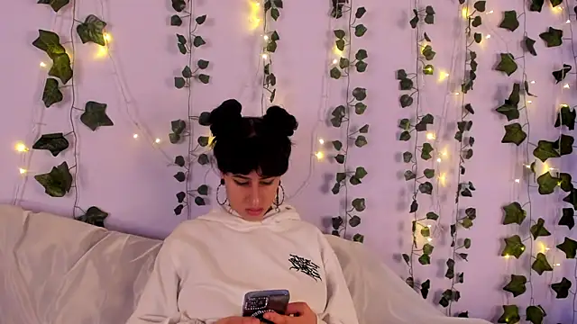 Snapshot of Natasha_Nasty2 chatting on 01.04.25 Natasha Nasty2 online show from 01.04.25