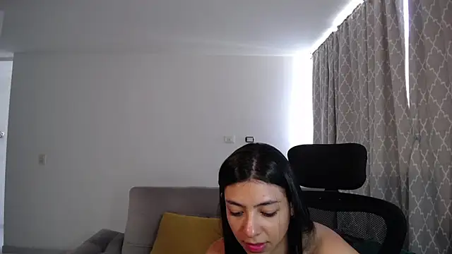 Snapshot of Liissa_cute_ chatting on 02.04.25 Liissa cute online show from 02.04.25