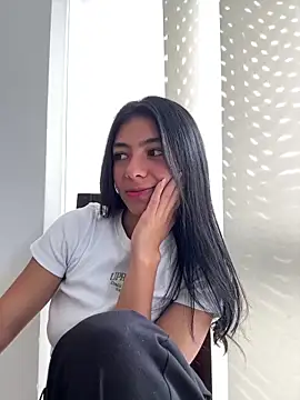 Snapshot of Liissa_cute_ chatting on 02.19.25 Liissa cute online show from 02.19.25
