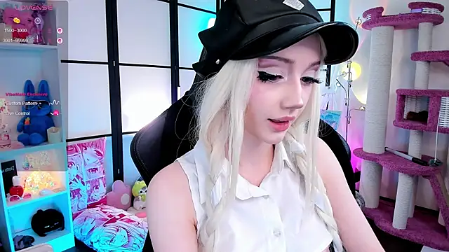 Snapshot of LilithLin chatting on 04.17.26 LilithLin online show from 04.17.26
