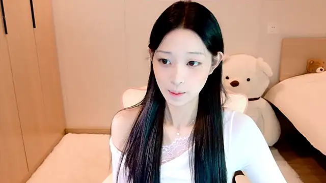 Snapshot of Xueb_J chatting on 12.04.24 Xueb J online show from 12.04.24