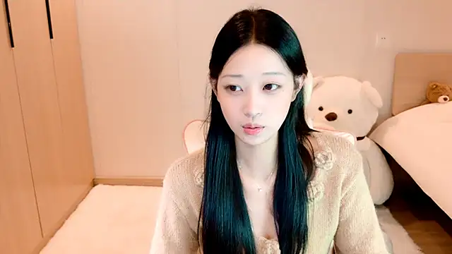 Snapshot of Xueb_J chatting on 12.09.24 Xueb J online show from 12.09.24