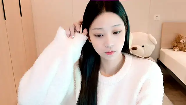 Snapshot of Xueb_J chatting on 12.15.24 Xueb J online show from 12.15.24