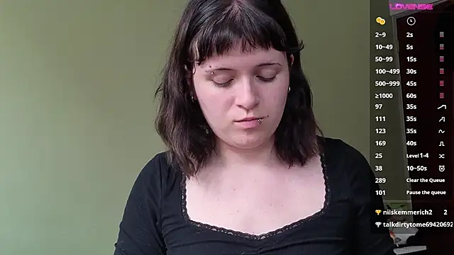 NEXT DOOR GIRL  online show from 06.17.26
