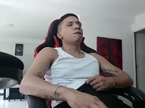 Snapshot of damiam_fiery chatting on 12.11.24 damiam fiery online show from 12.11.24