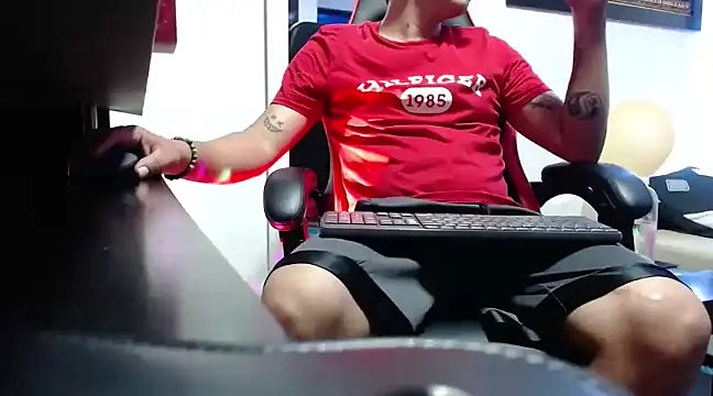 Snapshot of damiam_fiery chatting on 01.28.25 damiam fiery online show from 01.28.25