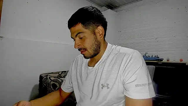 Snapshot of Himoreno25 chatting on 03.11.25 Himoreno25 online show from 03.11.25