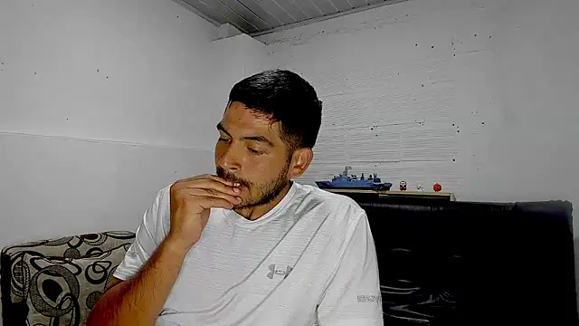 Snapshot of Himoreno25 chatting on 03.12.25 Himoreno25 online show from 03.12.25