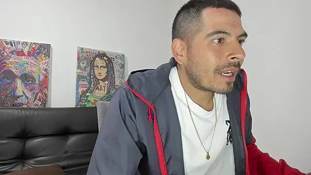 Snapshot of Himoreno25 chatting on 10.20.25 Himoreno25 online show from 10.20.25