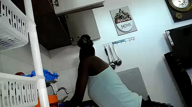 queen-goddess online show from 01.06.25