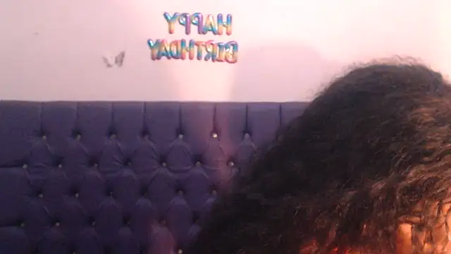 Snapshot of Queennwenn chatting on 11.02.25 Queennwenn online show from 11.02.25