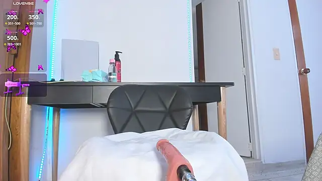 lily evil online show from 02.17.26