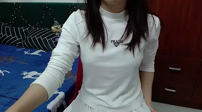 Snapshot of Cindy--Cici chatting on 02.08.25 Cindy--Cici online show from 02.08.25