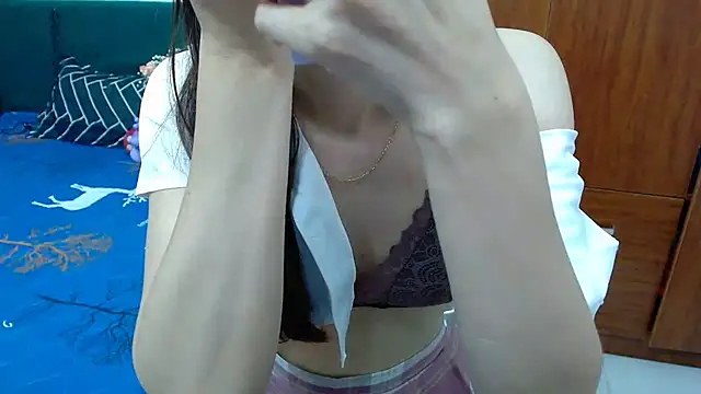 Snapshot of Cindy--Cici chatting on 02.14.25 Cindy--Cici online show from 02.14.25