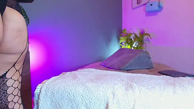 Snapshot of jade_brunnette chatting on 05.16.26 jade brunnette online show from 05.16.26