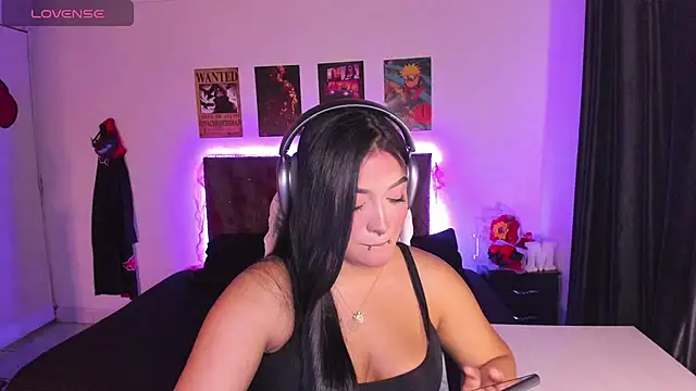 Snapshot of Mariana_Hasper_ chatting on 10.04.25 Mariana Hasper  online show from 10.04.25