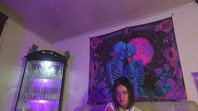 ariana-white- online show from 07.29.26