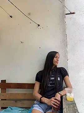 Snapshot of AlexaWarner chatting on 02.28.26 AlexaWarner online show from 02.28.26