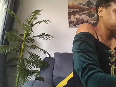 Snapshot of Wetty-kitty chatting on 07.29.26 Wetty-kitty online show from 07.29.26