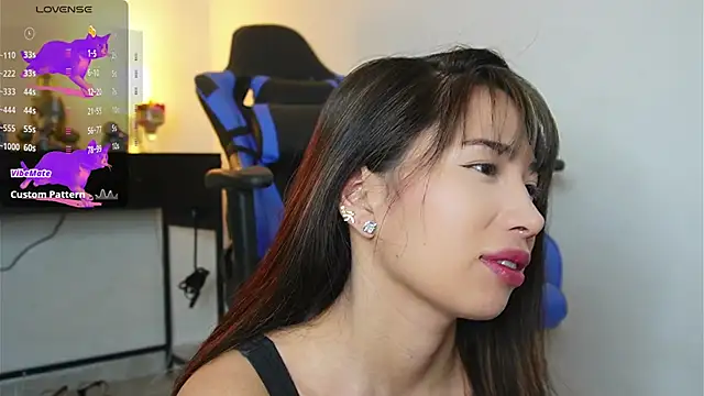 Snapshot of AlessiaVix chatting on 02.24.25 AlessiaVix online show from 02.24.25