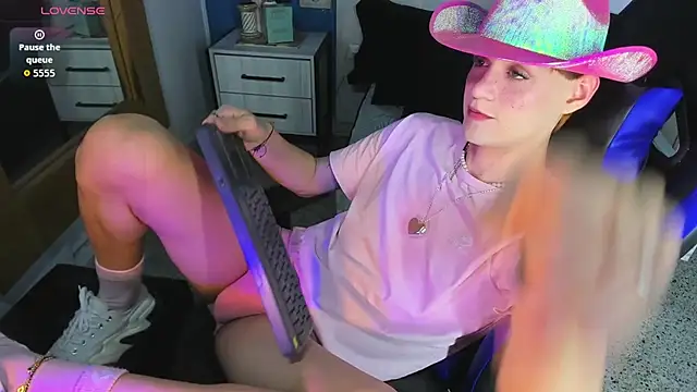 VladHellsing4 online show from 09.23.25