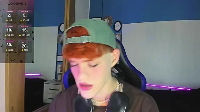 VladHellsing4 online show from 10.05.25