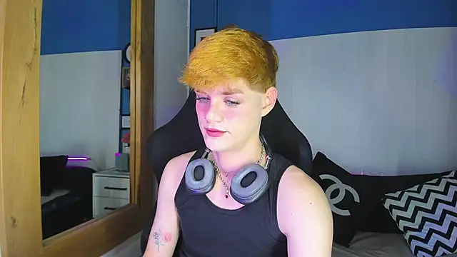 VladHellsing4 online show from 10.22.25