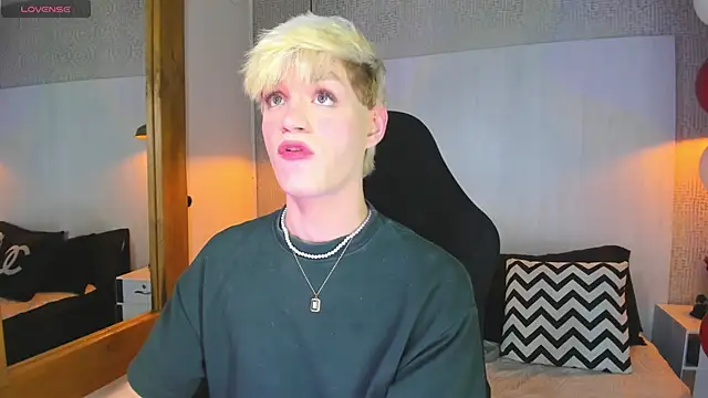 VladHellsing4 online show from 02.22.26