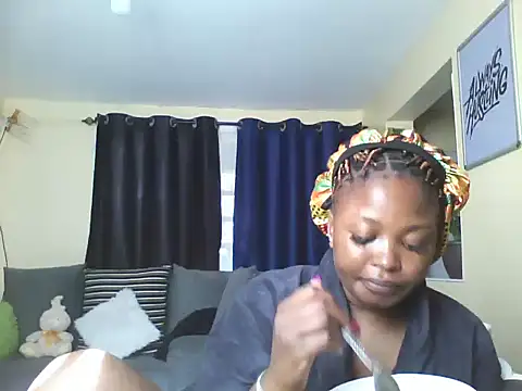 Snapshot of fatassmessey chatting on 03.23.25 fatassmessey online show from 03.23.25