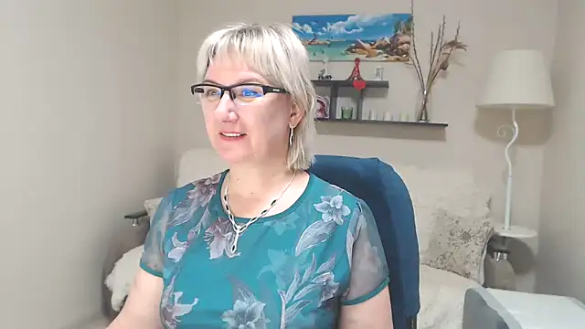 Snapshot of FleurMays chatting on 01.29.25 FleurMays online show from 01.29.25