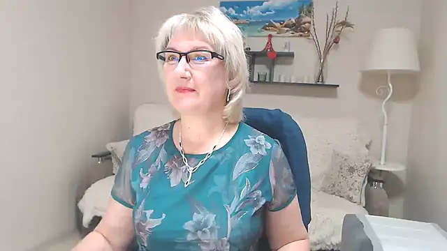 Snapshot of FleurMays chatting on 01.30.25 FleurMays online show from 01.30.25