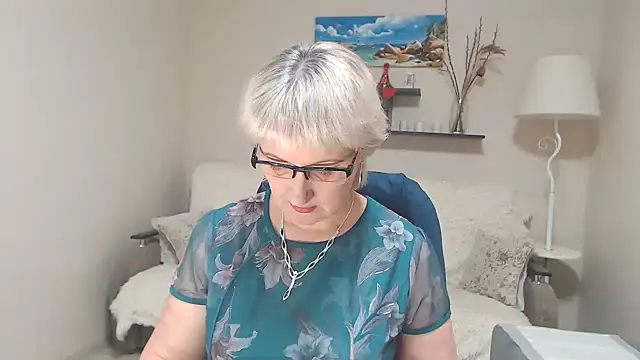 Snapshot of FleurMays chatting on 01.30.25 FleurMays online show from 01.30.25