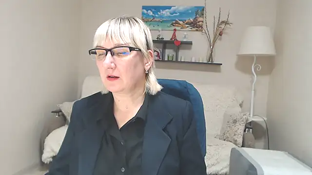 Snapshot of FleurMays chatting on 02.06.25 FleurMays online show from 02.06.25