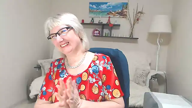 Snapshot of FleurMays chatting on 02.13.25 FleurMays online show from 02.13.25