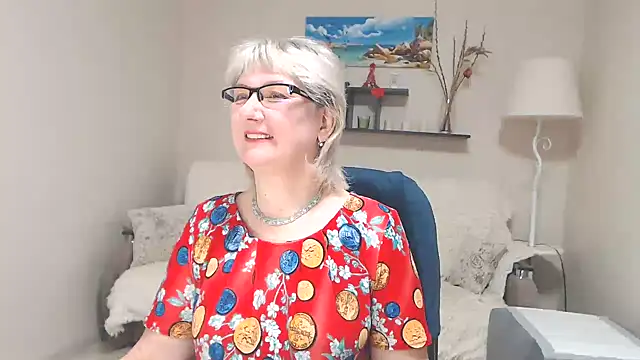 Snapshot of FleurMays chatting on 02.14.25 FleurMays online show from 02.14.25