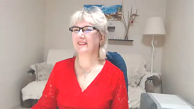 Snapshot of FleurMays chatting on 02.18.25 FleurMays online show from 02.18.25