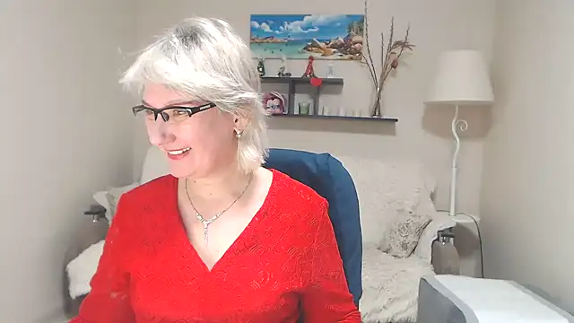 Snapshot of FleurMays chatting on 02.18.25 FleurMays online show from 02.18.25