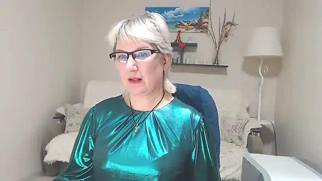 Snapshot of FleurMays chatting on 02.19.25 FleurMays online show from 02.19.25